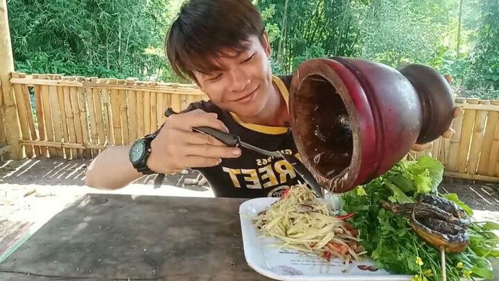 ปลาตึงปิ้งหอมๆส้มเผ็ดๆตำเองกินได้บ่น้อเขาบอกแซ่บๆ