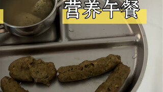 不是说吃人嘴软吗，他嘴怎么梆硬呢！说句：好吃那么难吗……