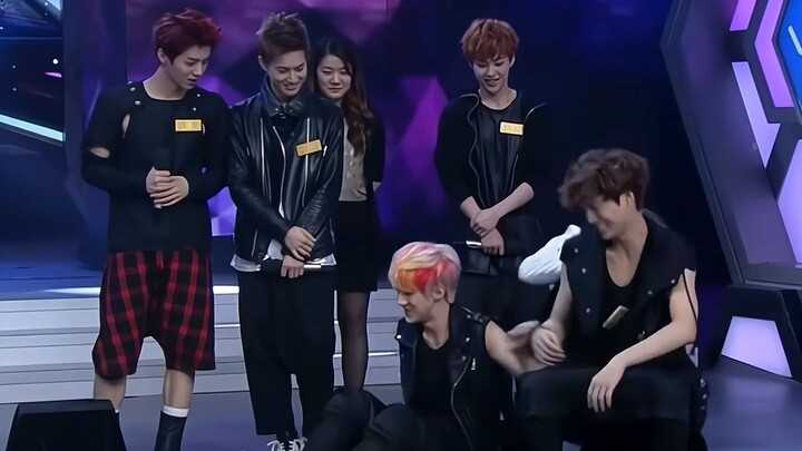 Kursi asli atau palsu, benar-benar membuatku rindu #EXO #lagu Street Disco #masa muda hanya sekali, 