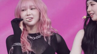 Sân khấu ngày thứ hai của buổi livestream concert gia đình 2025 aespa với "Whiplash+Supernova"!