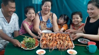 Tôm Càng Xanh Chấm Muối Ớt Chanh Bữa Ăn Vui Nhộn Bên Gia Đình| TKQ & Family T490
