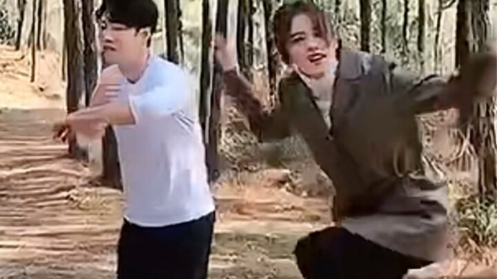 Netizens all said it was photoshopped, but I found the original video—haha!