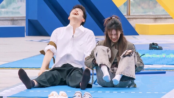 “Tổng tài Bạch và cô vợ nhỏ xinh đẹp của anh”