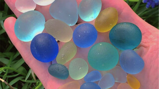 "Sea Stones" Tag your good friend, let's go pick up sea stones together this summer!