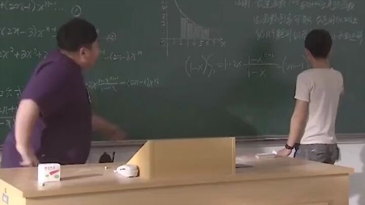 Seorang siswa berbakat menyerahkan kertas ujian masuk perguruan tinggi yang kosong hanya agar adikny