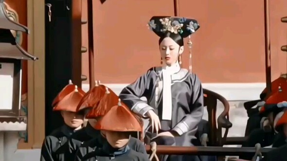 Dù kiệu ai ngồi cũng giống nhau, nhưng chỉ cần liếc mắt là biết thân thế của người ngồi trên đó.