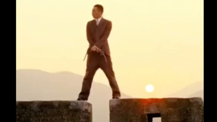 Lao Qi: Big Brother, I haven't left yet! #LetTheBulletsFly#LaoQi#JiangWen