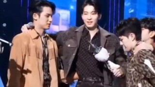 هل هذه هي سعادة الشخصيات الورقية؟!