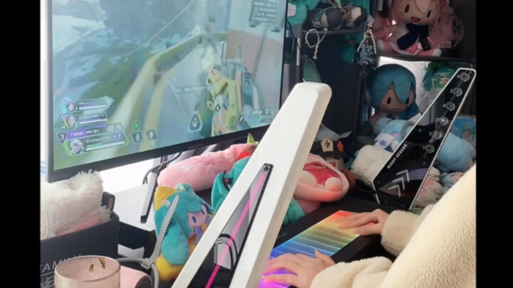 Using a rhythm-game controller to play Apex is still way too ahead of its time.