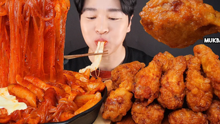 ASMR มุกบัง บะหมี่เผ็ด & ไก่ทอด 🍗 ต็อกปกกีฮันนี่คอมโบไก่ Mukbang EATING SOUND