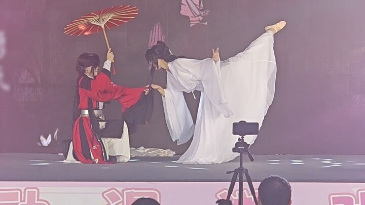 What… I can actually see Karen’s performance in 25 years!!!