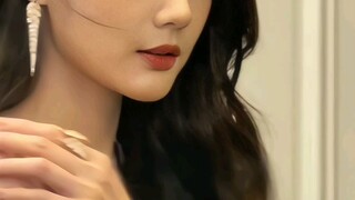 【لي يي تونغ】من الذي لا يشعر بالانجذاب عند رؤيتها؟