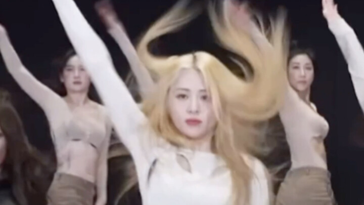 ฉันได้ยินมาว่ามีแต่ไอดอลหญิงที่มีกระดูกดีเยี่ยมเท่านั้นที่สามารถเชี่ยวชาญศิลปะการมัดผม