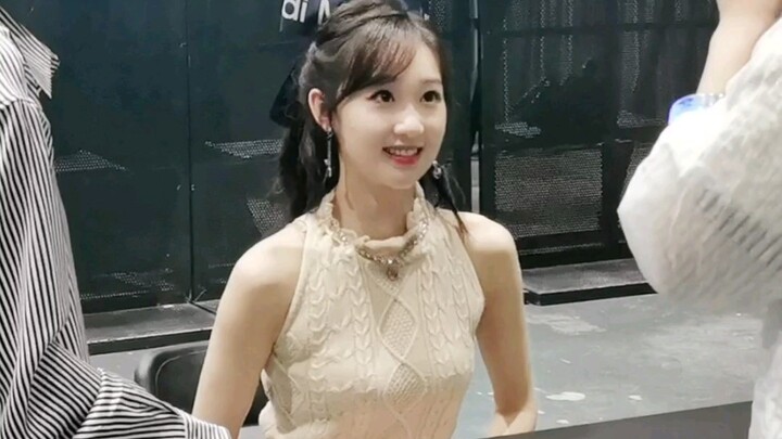 原视频镜头下的明星有多好看，广州琶醍音乐会现场，近距离与李子璇接触疯狂尖叫