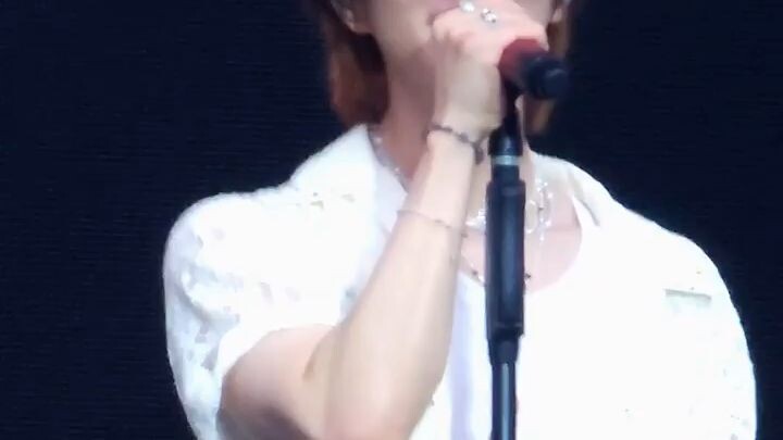 hands