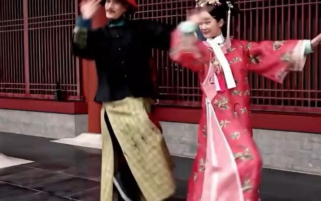Hoàng thượng ban thuốc trị trĩ cho Như Ý, thái giám hô to “Hoàng thượng đáng chết”, hậu trường “Như 