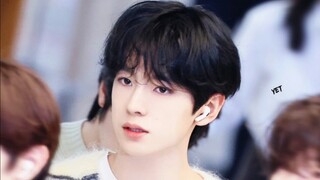 Một màn dance break đáng xem ngàn lần! Hãy thể hiện sự thoải mái của bạn với Paper Emperor