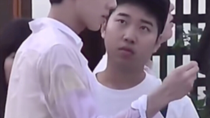 【เมื่อ อู ซีฮุน ทำให้ผู้ชายคนหนึ่งยังต้องหลงเสน่ห์—ก็แปลว่าเขาหล่อเกินธรรมดาไปแล้ว】หล่อเกินไปแล้วววว