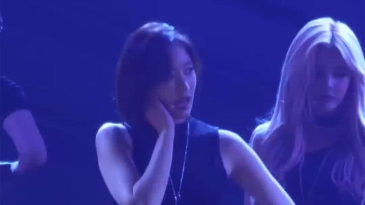 How would you rate Tara Crown member Ham Eun-jung's figure in the straight-shot photo?