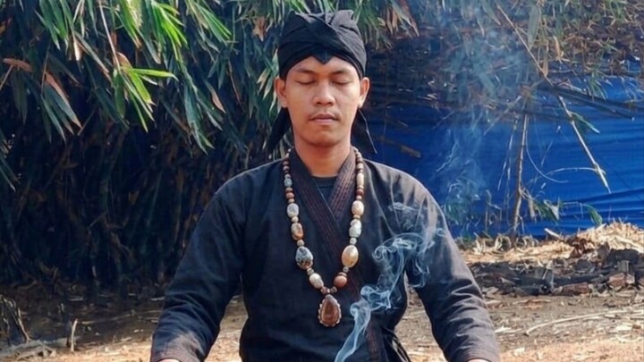 pembersihan makam umum .setiap hari di bersihkan biar yang arwah nya tenang semuanya yah #pembersiha