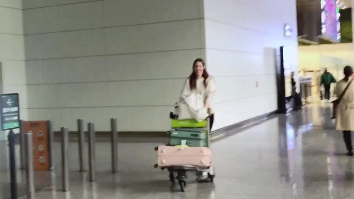 Dutch Girlfriend Travels 9,000 km to Come to China