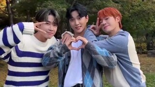 FEEL ME DANCE CHALLENGE by Golden Child's Donghyun, Joochan and Seungmin