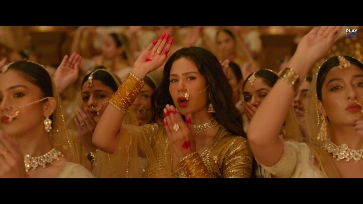 Bol Kaffara Kya inHoga Ek Deewane.Ki Deewaniyat Harshvardhan Sonam Chetas Neha Farhan Lijo