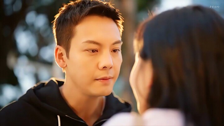 Tatapan matamu membuatku meleleh🥰