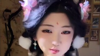 Nhìn tâm trạng của Nguyên Nguyên thực sự khiến người ta vui lên, chỉ cần cô ấy mỉm cười là cảm giác 