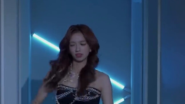 [ฮูซาลา·งานวันเกิด] เต้นข้ามเพศสี่เซ็ตของ UP-Karina Liu Zhimin