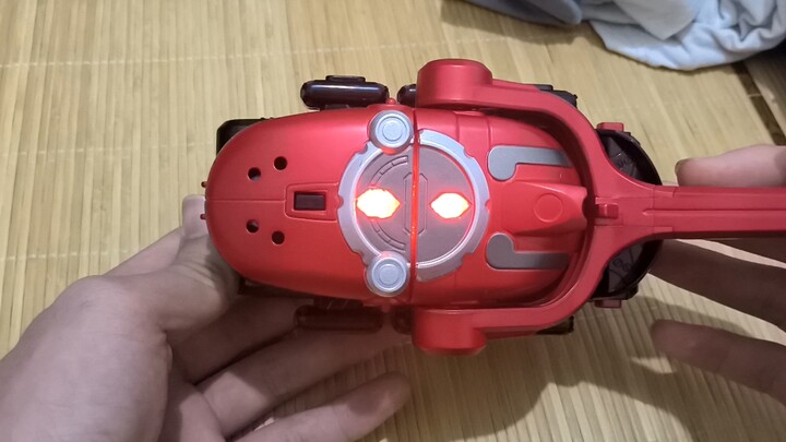 (First release on the entire network) Kamen Rider Kabuto simple version belt plus light plus bgm