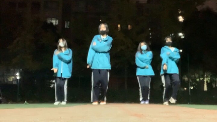 ANTIFRAGILE + Yiye kicking on the basketball court｜LE SSERAFIM new song｜Social phobia｜Sandwiched bet