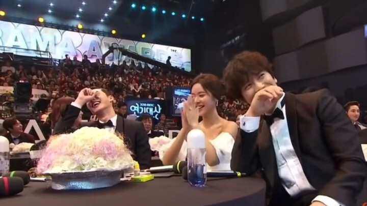 Giải thưởng cặp đôi bất chấp mạng sống của người trong cuộc đã xuất hiện! Nếu làng giải trí Trung Qu