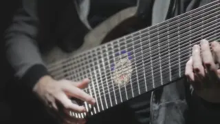 How many strings can a guitar have? Do you think there are only 6? This video may change your percep