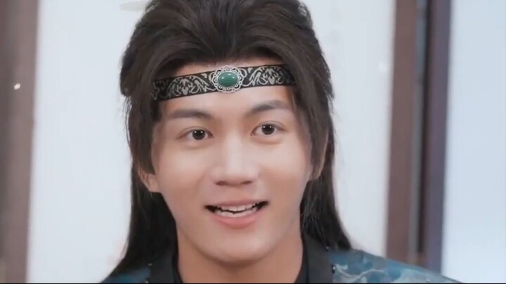 หนุ่มยุคปัจจุบันทะลุมิติสู่โลกสตรีครองเมือง! ปลุกระบบความตกใจ ใช้ของยุคใหม่พลิกเ