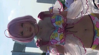 A gorgeous swimsuit cosplay that was beyond all expectations.