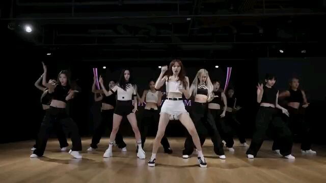 BLACKPINK - (PINK VENOM) DANCE PRACTICE VIDEO