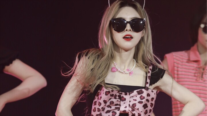 [Shocked] What made xox go wild at the performance?! I'm all for retro fashion!