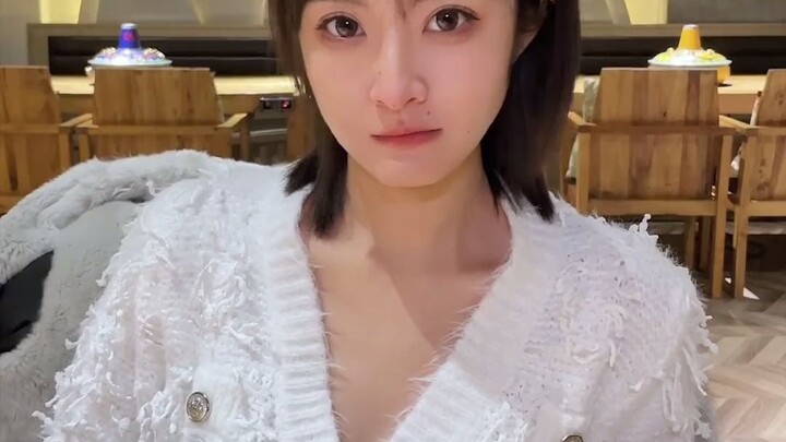 Sao mình lại cảm giác như đã bị lôi vào mất rồi~~~