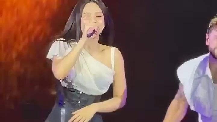 天生舞台王者Jennie杀疯了_Jennie_BLACKPINK_K_天生舞台王者Jennie杀疯了