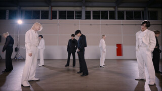 Phòng tập nhảy phiên bản thanh lịch của Stray Kids DO IT