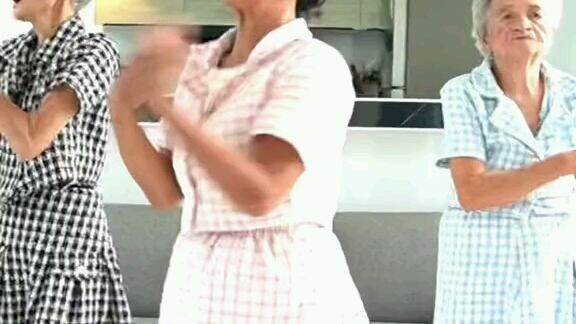 Dancing Ko Lola