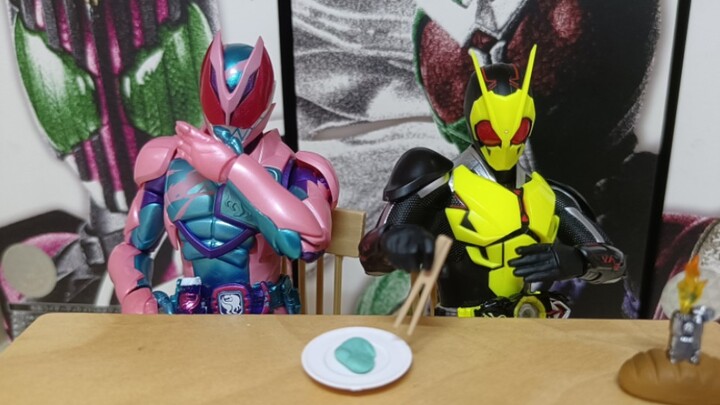 Keduanya dibuat kewalahan dengan sambutan hangat yang diberikan oleh Heisei-senpai.