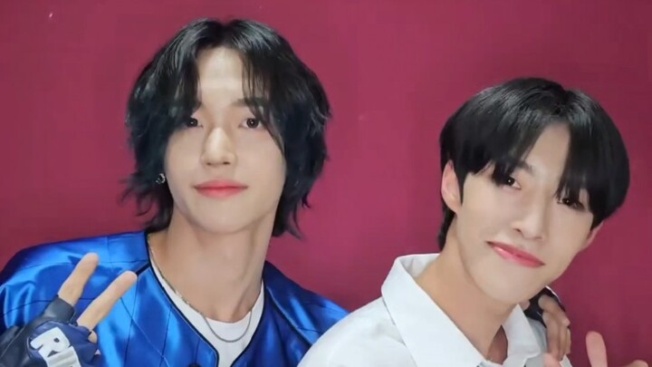 Park Won Bin x YOUNITE Kim Hyun Seung Thử thách trò chuyện Saxy