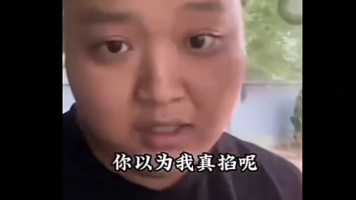 “ใส่แว่นกันแดดทีเดียวก็จบ” “ขอดูหน่อยว่าไอ้คนเลวคนไหนมาปั่น!”