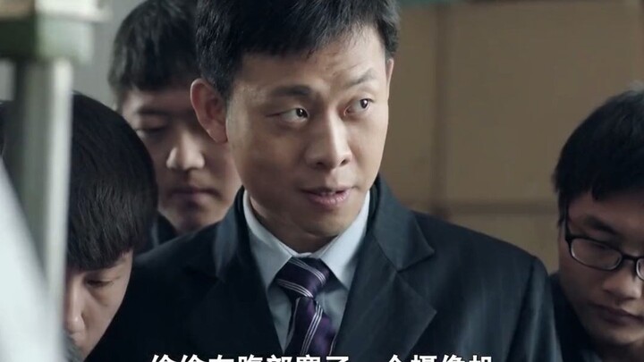 ช่างญี่ปุ่นซ่อมเครื่องจักรแล้วไล่คนจีนออกไปหมด หนุ่มแอบซุ่มดูบนห้องใต้หลังคาจนได้ลักเล็กเรียนใหญ่สำเ