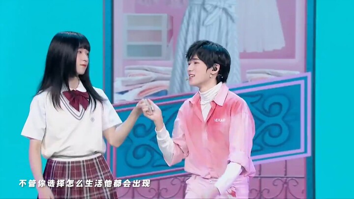 Thiếu Niên OnFire Đêm Công Diễn Lần Thứ Tư “Chị Gái Thật Đẹp”