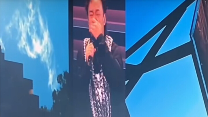 At Eason Chan’s “Runaway” concert, he broke down in tears and was unable to continue singing.