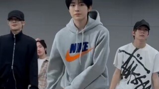 NCTWISH完整体跳SHINee《Lucifer》练习室cha！