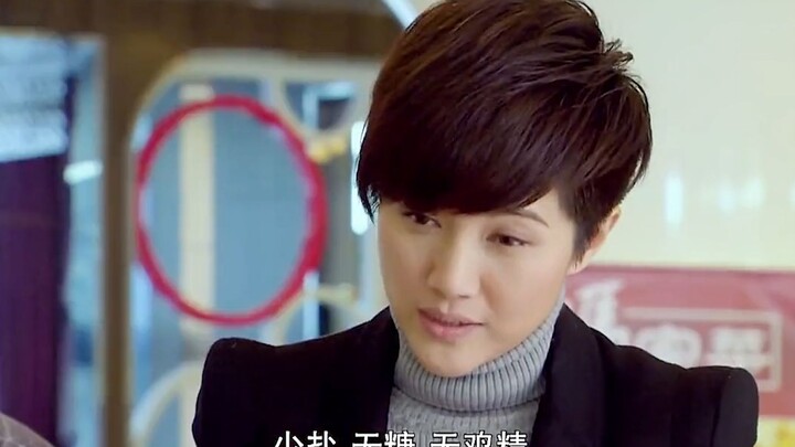 ช่างน่าประชดจริงๆ! เจอแขกเอาแต่ใจก็รีบยกน้ำชาไปเสิร์ฟ พอเจอแขกปกติก็ได้แต่บอกให้เขาเข้าใจ